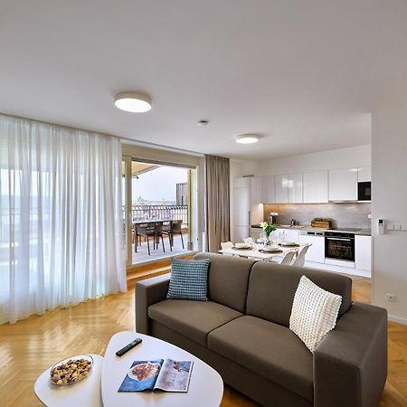 Downtown Suites Rubesova Prag Exteriör bild