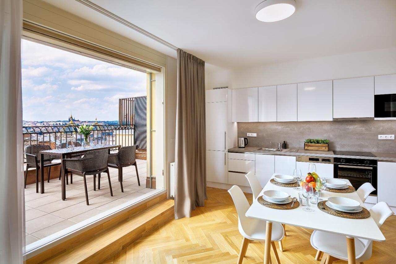 Downtown Suites Rubesova Prag Exteriör bild