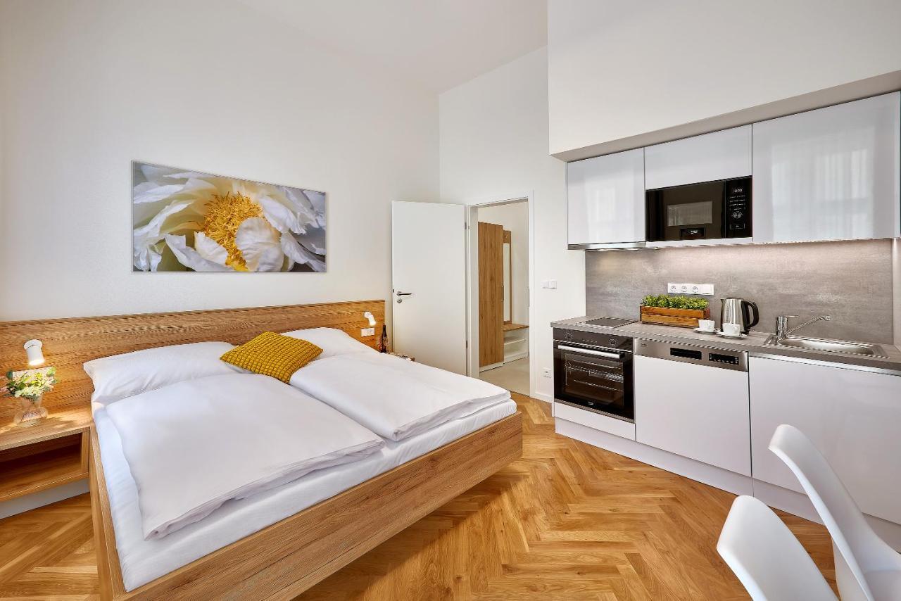Downtown Suites Rubesova Prag Exteriör bild