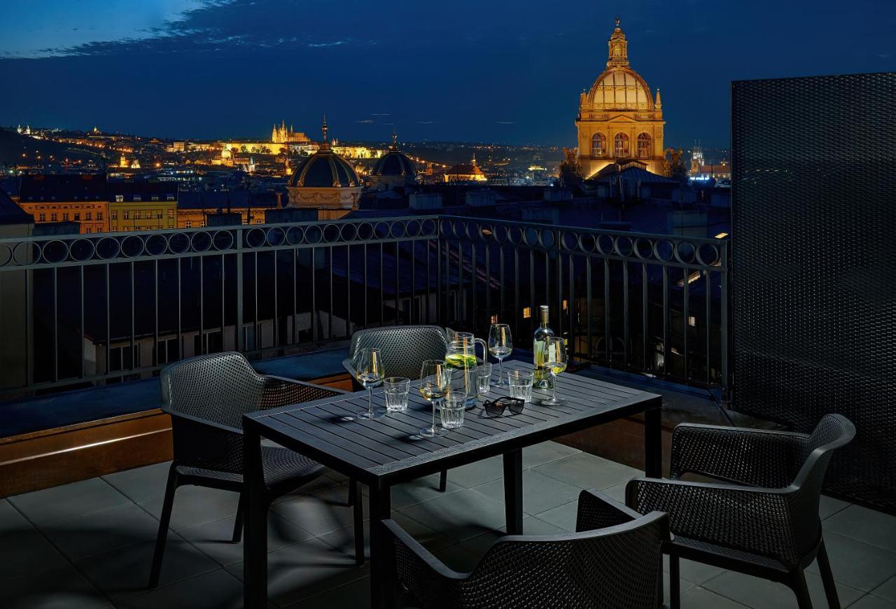 Downtown Suites Rubesova Prag Exteriör bild
