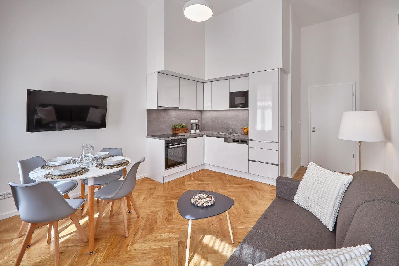 Downtown Suites Rubesova Prag Exteriör bild