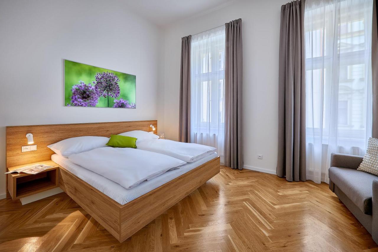 Downtown Suites Rubesova Prag Exteriör bild