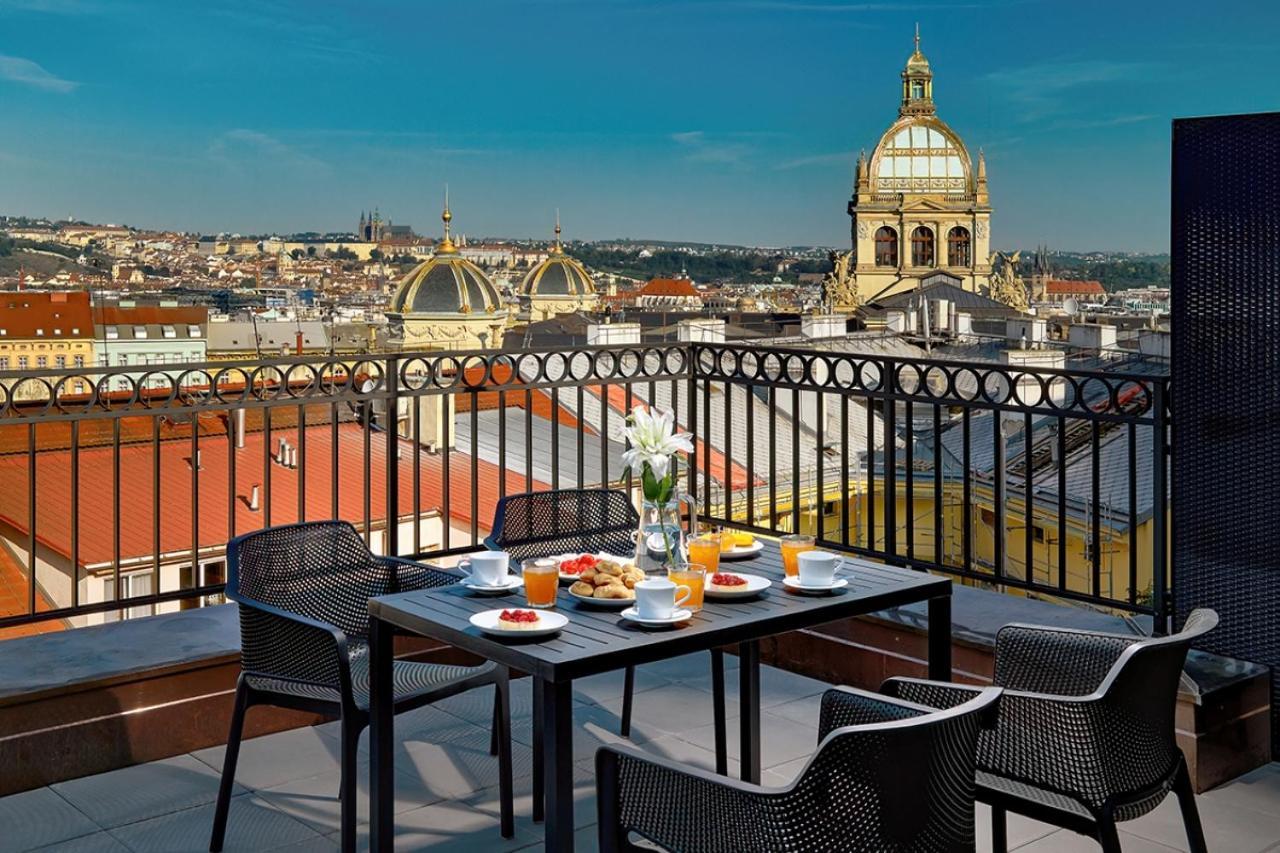Downtown Suites Rubesova Prag Exteriör bild