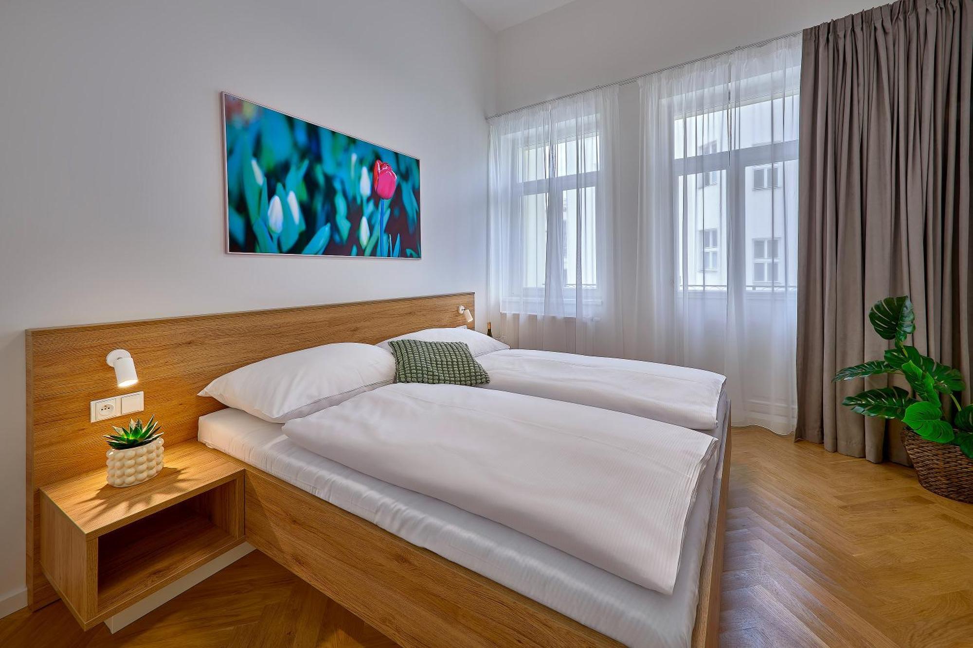 Downtown Suites Rubesova Prag Exteriör bild
